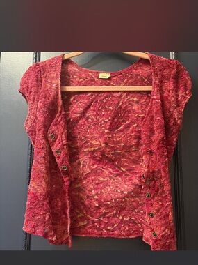 Toska Crimson Lace-Overlay Short Sleeve Blouse